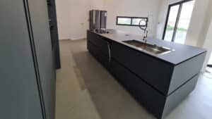 can you put microcement over tiles