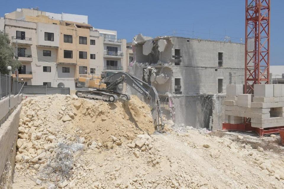 How long does demolition take in Malta